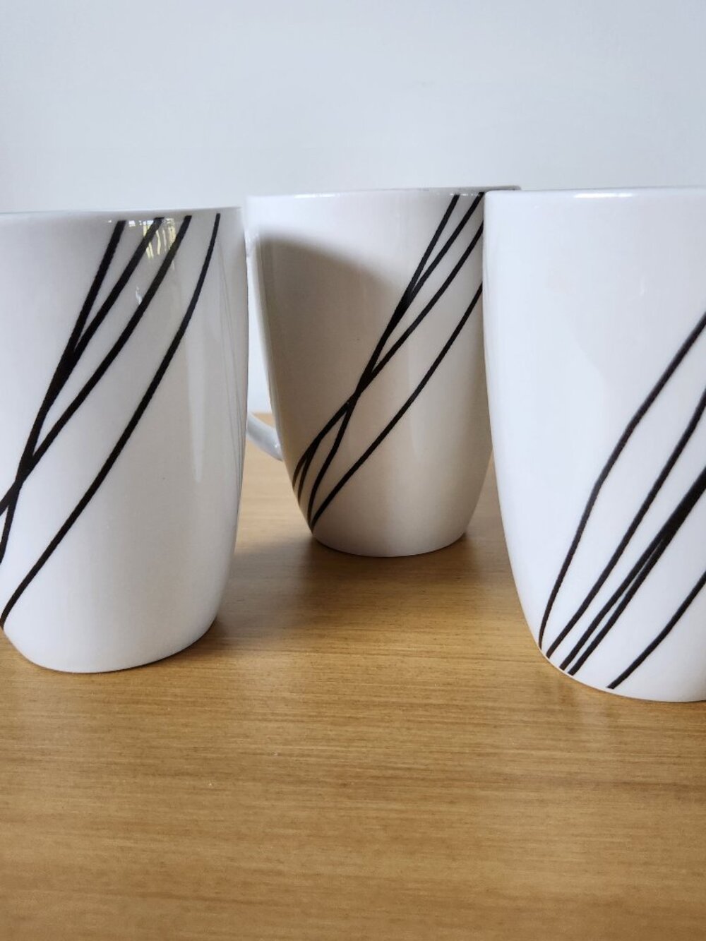 3 Corelle Coordinates Sketch Porcelain Mugs White 12 Oz